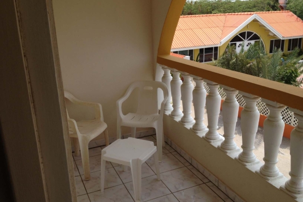 Coconut Inn (Oranjestad)